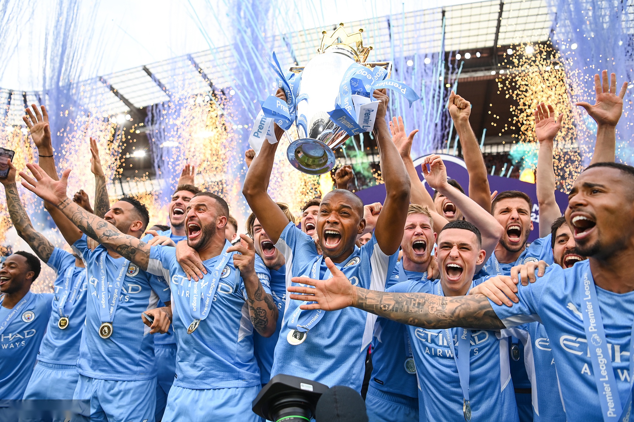 现不仅吸引 现不仅吸引